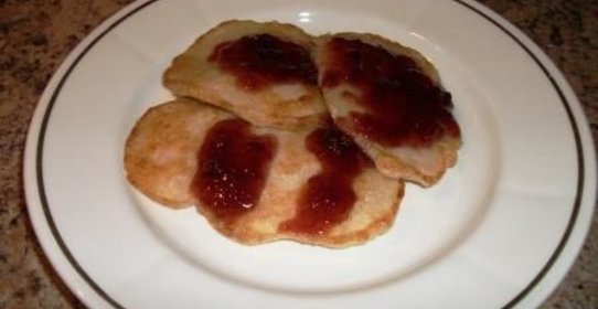 Дрожжевые оладьи на молоке