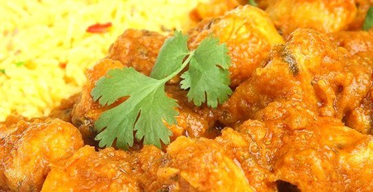 Курица в сливочном соусе карри с ананасом