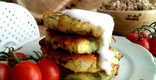 Оладьи из кабачков с сыром и чесноком