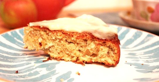 Яблочный бисквит