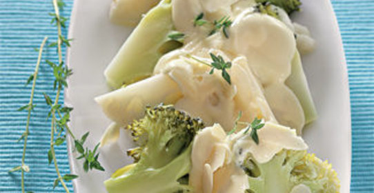 Брокколи (или цветная капуста) под соусом бешамель