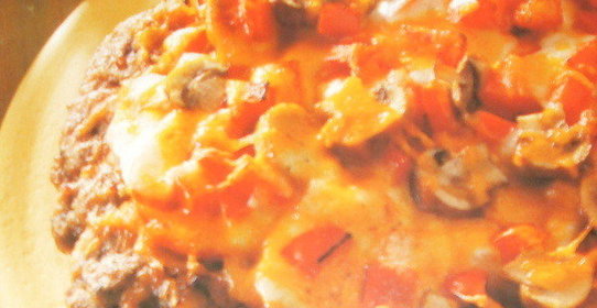 Большая свиная лепёшка с начинкой.