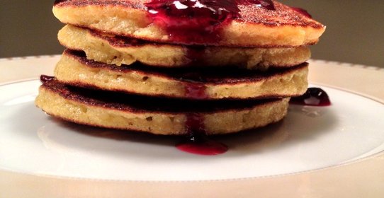 Оладьи из миндальной муки с медом