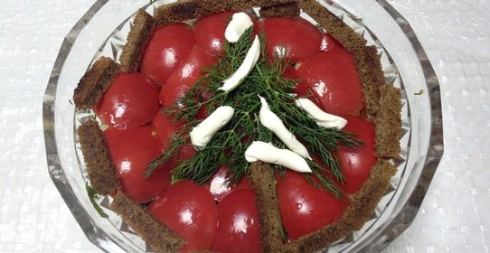 Салат из белой фасоли в томатном соусе