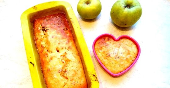 Яблочный манник с изюмом