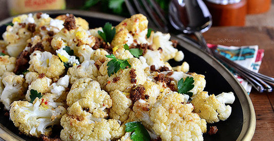 Запеченная цветная капуста с лимоном и петрушкой