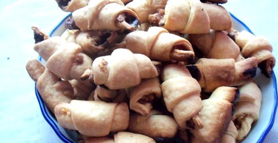 Рогалики с ореховой начинкой
