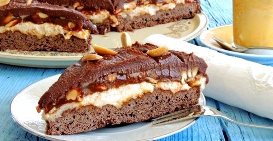 Торт «Сникерс»