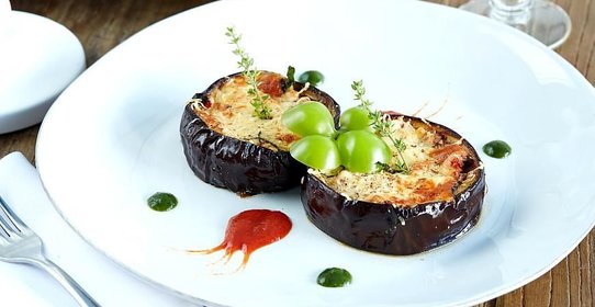 Баклажаны, фаршированные сырами от греческого шефа Филистора Дестемпасидиса