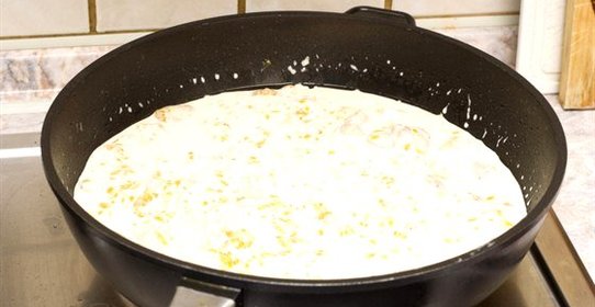 Курица, тушенная в сметане