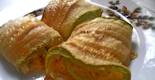 Рулетики из кабачков с курицей