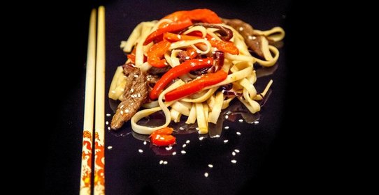 Лапша удон с говядиной