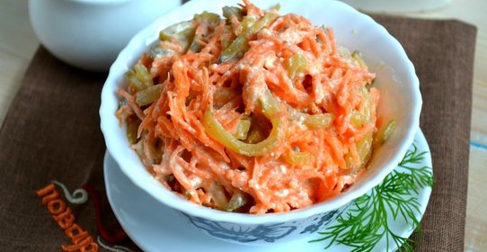 Салат из огурцов с морковкой по-корейски