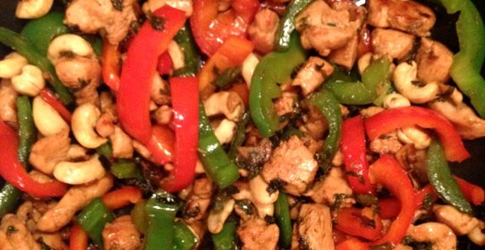 Курица с кешью по‑азиатски