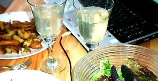 Печеный молодой картофель с морковью и лисичками