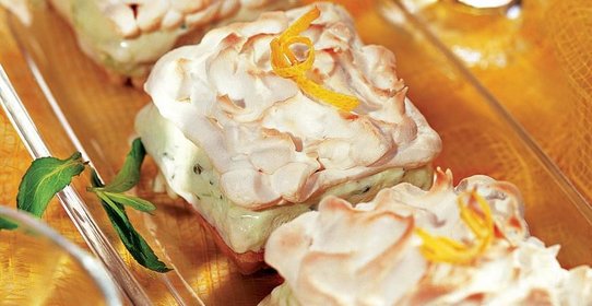 Торт-сюрприз с лимонными меренгами