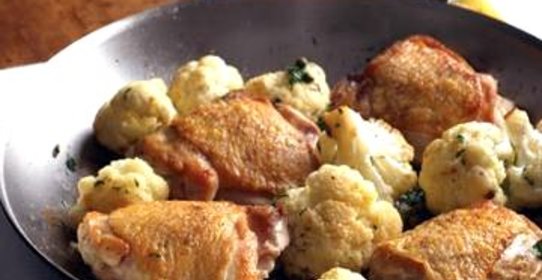 Курица с цветной капустой и петрушкой