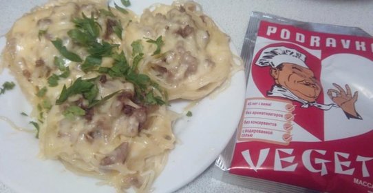 Гнезда с фаршем, грибами и сыром