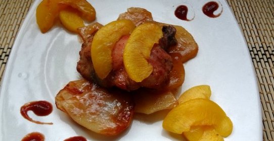 Курица с абрикосами в духовке