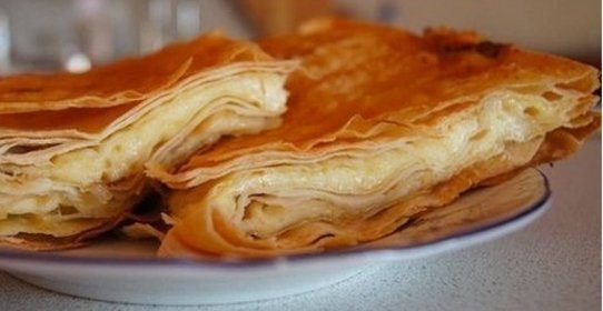 Пирог из тонкого лаваша с сыром