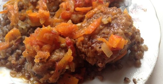 Фрикадельки с овощным рагу