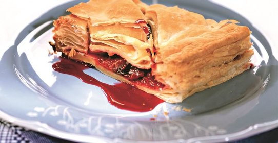 Сливовый пирог жалюзи