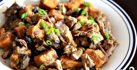 Свинина с грибами и сладким картофелем