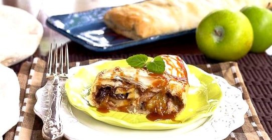 Карамельный яблочный штрудель