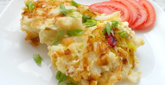 Цветная капуста с яйцами на сковороде