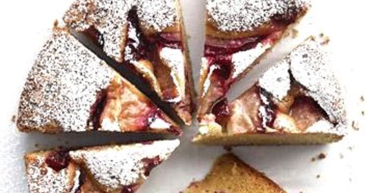 Пирог со сливой