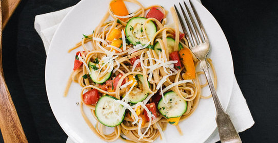 Паста с томатами и цукини
