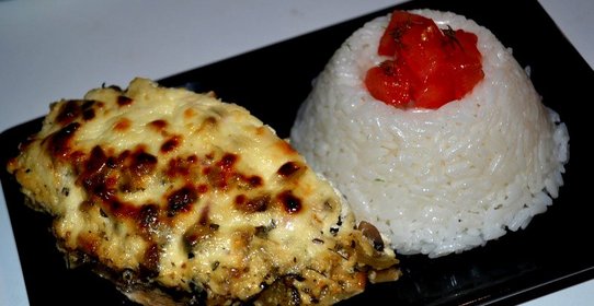 Куриное филе в сметане с грибами