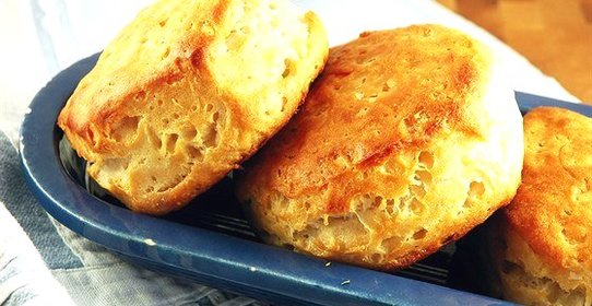 Воздушные бисквиты из пахты со шнитт-луком