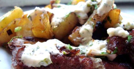 Картошка по-деревенски в духовке с мясом