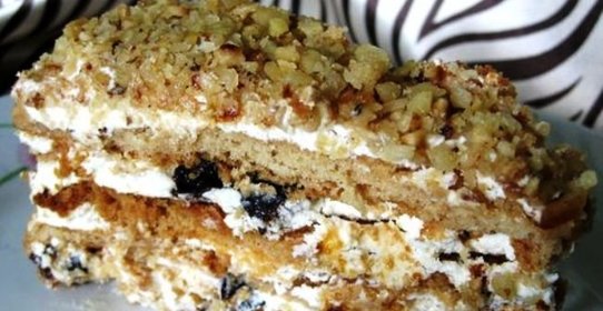 Медовик со смородиной