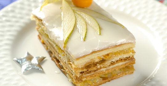 Торт из слоеного теста с грушами