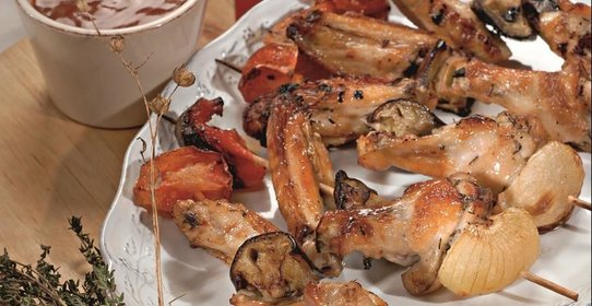 Куриные крылышки с овощами