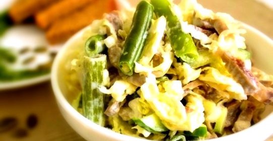Салат с курицей и капустой