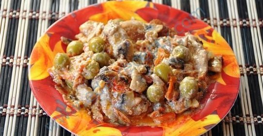 Курица с оливками