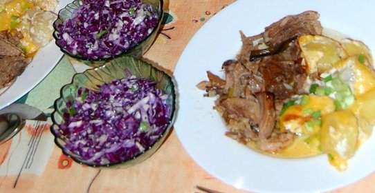 Пряная свинина со жгуче-острыми перцами чипотле