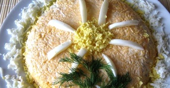 Салат из печени трески слоями