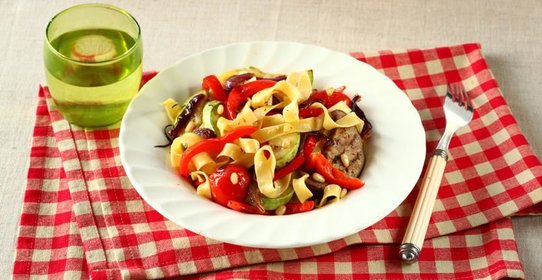 Паста с овощами-гриль