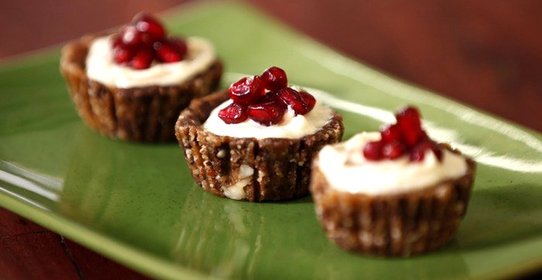 Тарты из черного шоколада со сливочным кремом