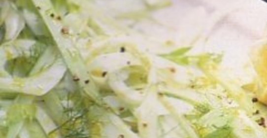 Салат из фенхеля с сельдереем