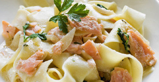 Паста с лососем в сливочном соусе