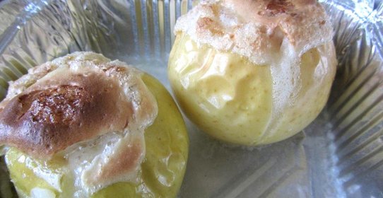 Запечные яблочки с безе
