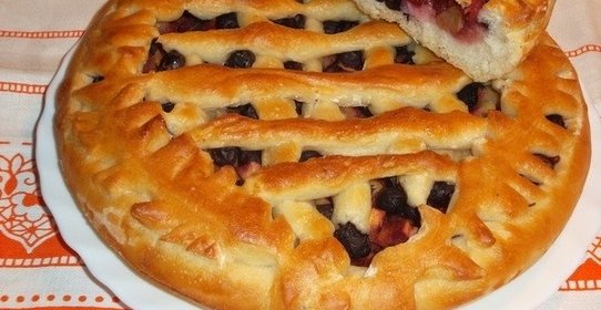 Пироги с яблоками и иргой