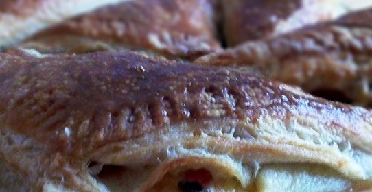 Слойки с овощами и сыром