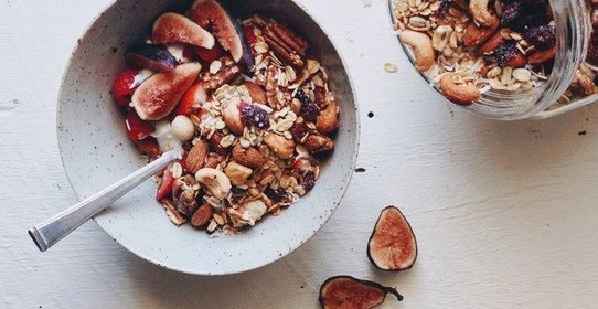 Гранола с кленовым сиропом и корицей