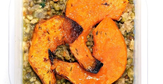 Печеная тыква с кашей из маша